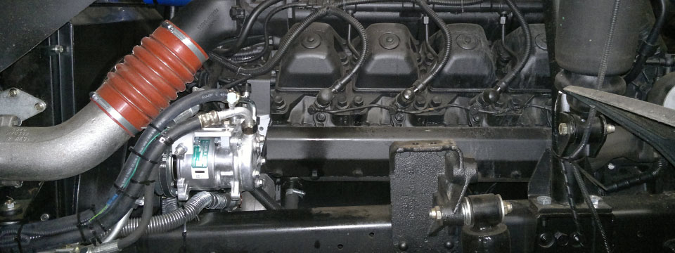 Компрессор кондиционера с левой стороны (двигатель КАМАЗ ЕВРО-2-3-4) на автомобилях тяжелого семейства